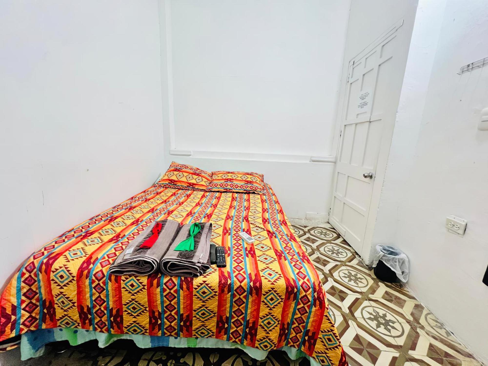 Hostal Badillo Sv Cartagena Екстериор снимка